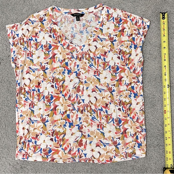 Banana Republic Knit Tee Size Medium - Picture 4 of 6